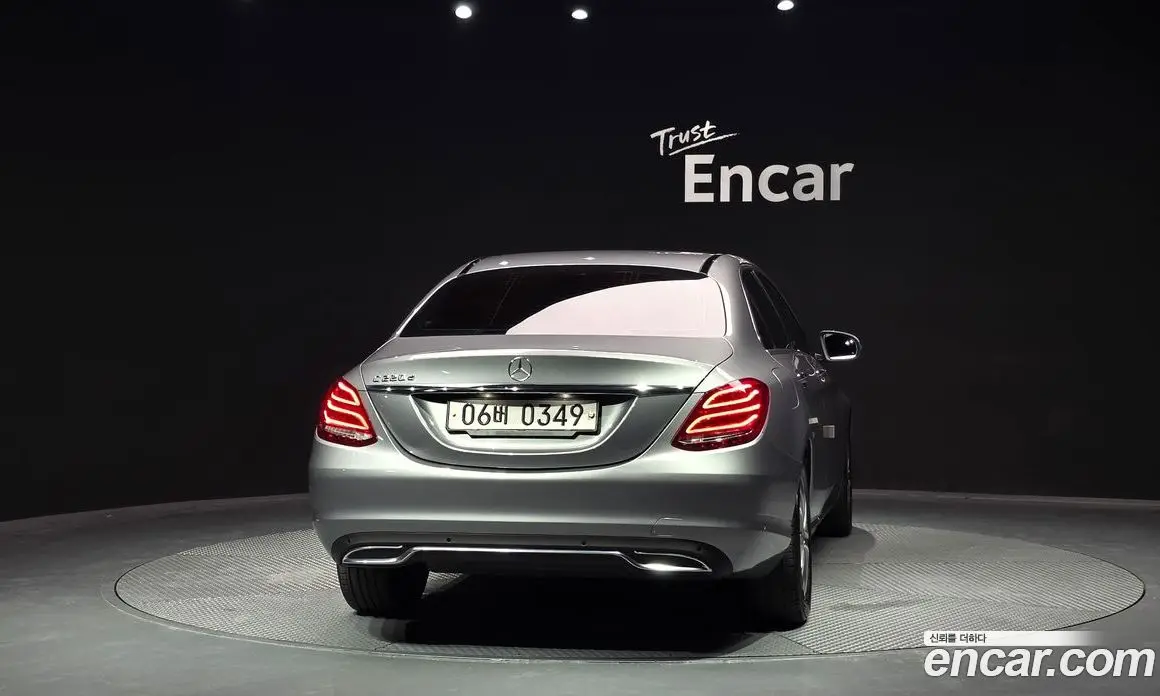 Mercedes-Benz C-Class 2016 2.1 гидро, фото 4 Mercedes-Benz C-Class 2016 2.1 гидро, фото 4
