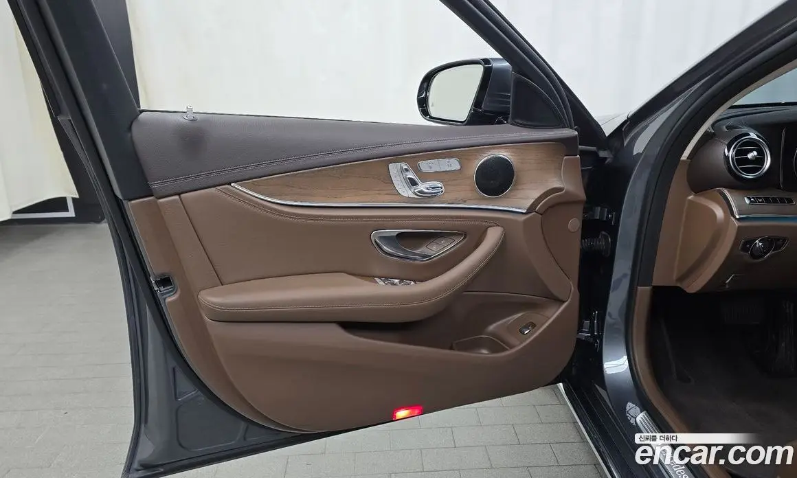 Mercedes-Benz E-Class 2018 1.9 гидро, фото 14 Mercedes-Benz E-Class 2018 1.9 гидро, фото 14