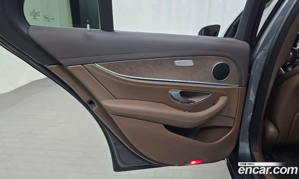 Mercedes-Benz E-Class 2018 1.9 гидро, фото 15 Mercedes-Benz E-Class 2018 1.9 гидро, фото 15