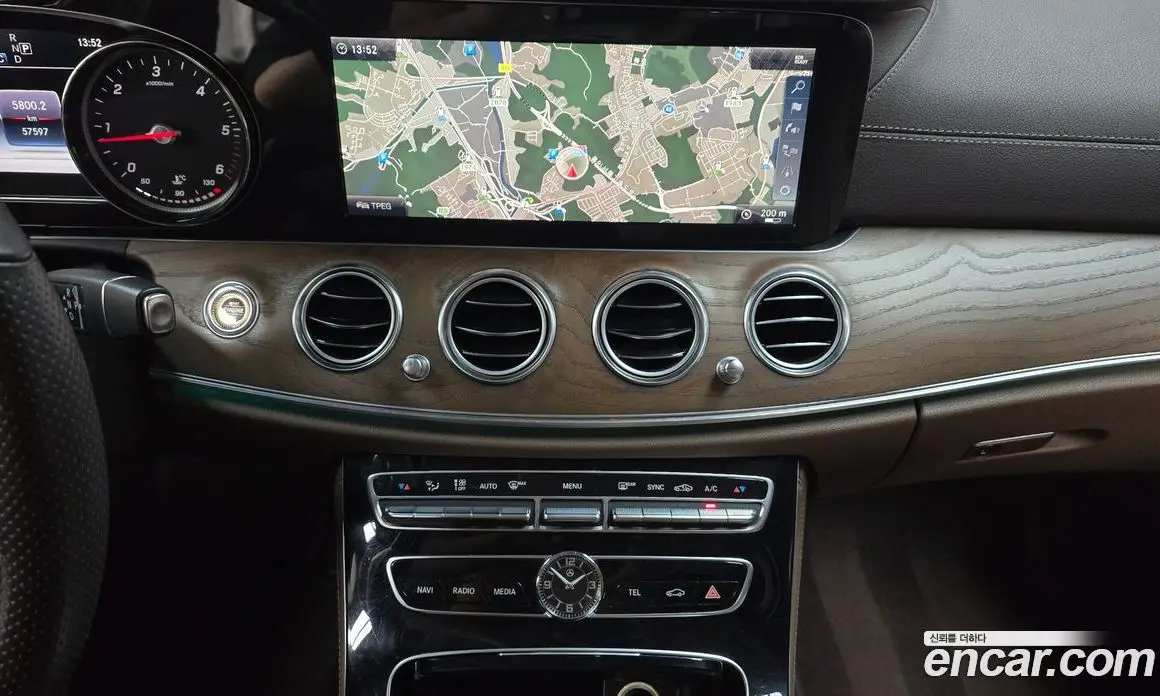 Mercedes-Benz E-Class 2018 1.9 гидро, фото 19 Mercedes-Benz E-Class 2018 1.9 гидро, фото 19