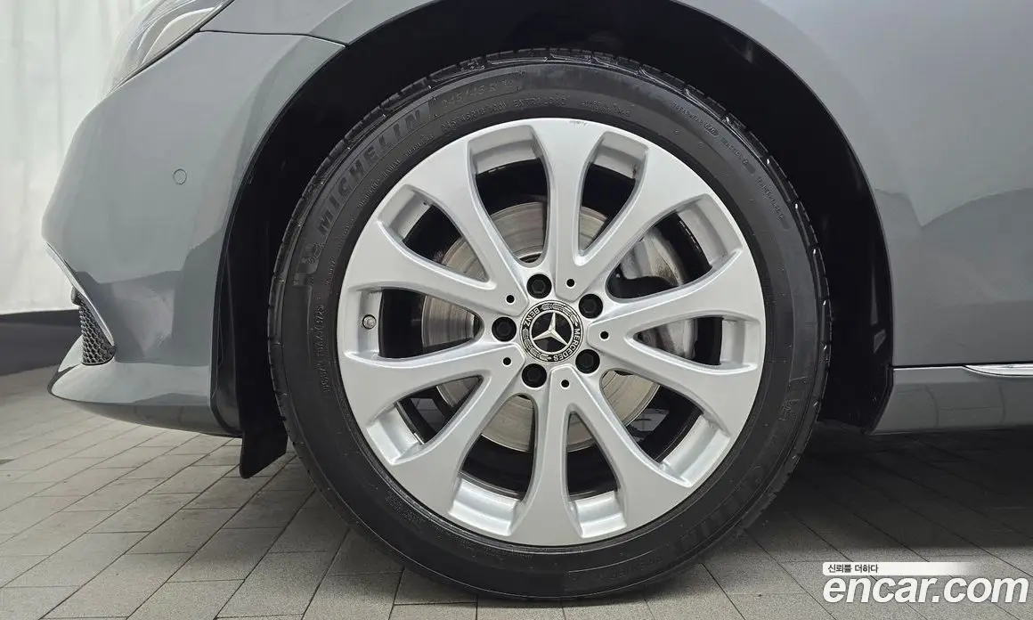 Mercedes-Benz E-Class 2018 1.9 гидро, фото 5 Mercedes-Benz E-Class 2018 1.9 гидро, фото 5