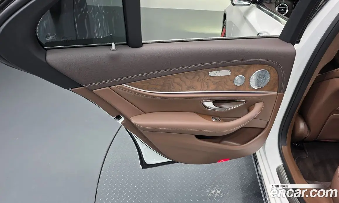 Mercedes-Benz E-Class 2018 2.0 гидро, фото 15 Mercedes-Benz E-Class 2018 2.0 гидро, фото 15