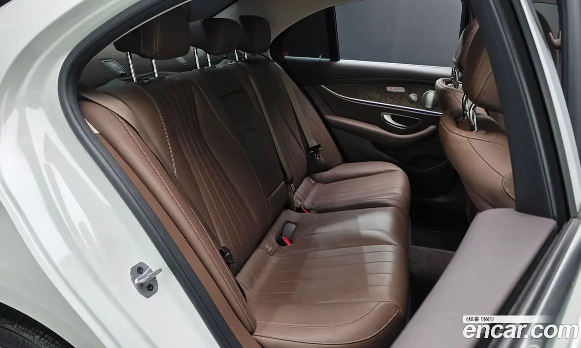 Mercedes-Benz E-Class 2018 2.0 гидро, фото 17 Mercedes-Benz E-Class 2018 2.0 гидро, фото 17