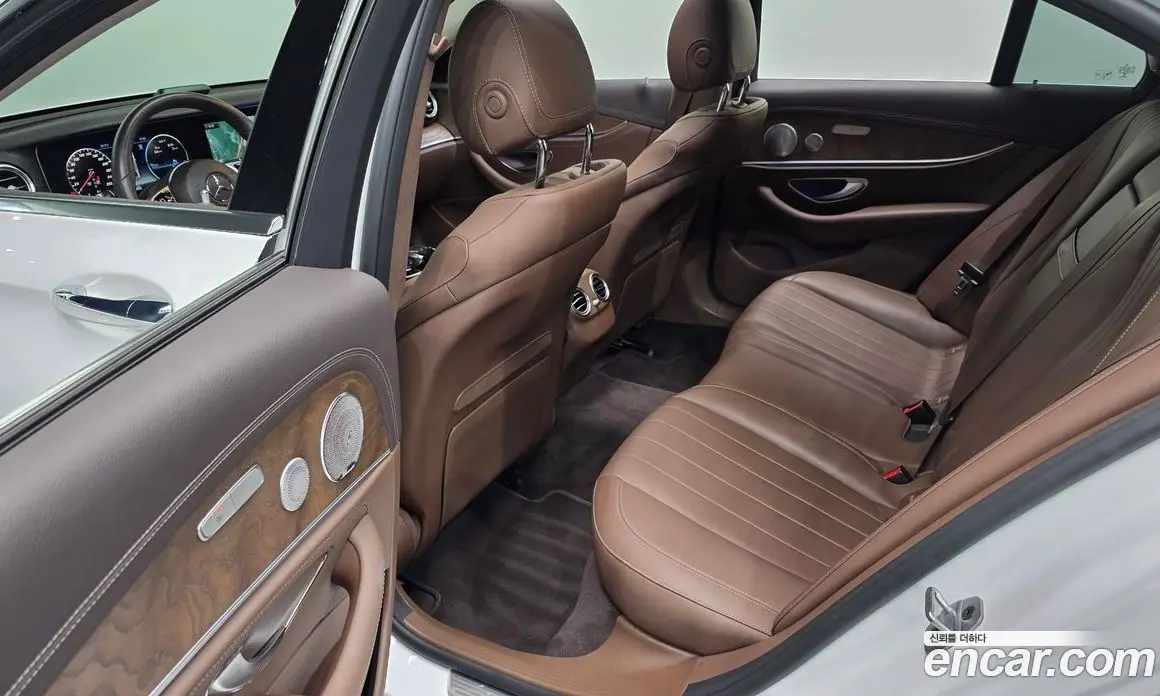 Mercedes-Benz E-Class 2018 2.0 гидро, фото 18 Mercedes-Benz E-Class 2018 2.0 гидро, фото 18