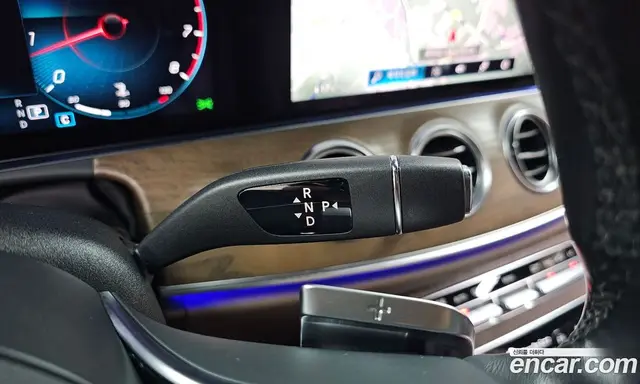 Mercedes-Benz E-Class 2021 2.0 гидро, миниатюра 12