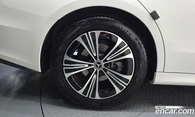 Mercedes-Benz E-Class 2024 2.0 гидро, миниатюра 5 Mercedes-Benz E-Class 2024 2.0 гидро, миниатюра 5