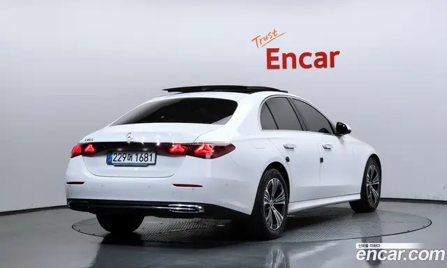 Mercedes-Benz E-Class 2024 2.0 гидро, миниатюра 3 Mercedes-Benz E-Class 2024 2.0 гидро, миниатюра 3
