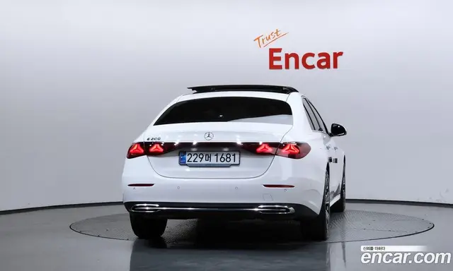 Mercedes-Benz E-Class 2024 2.0 гидро, миниатюра 5 Mercedes-Benz E-Class 2024 2.0 гидро, миниатюра 5