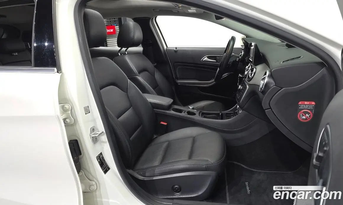 Mercedes-Benz GLA-Class 2015 2.1 гидро, фото 11 Mercedes-Benz GLA-Class 2015 2.1 гидро, фото 11