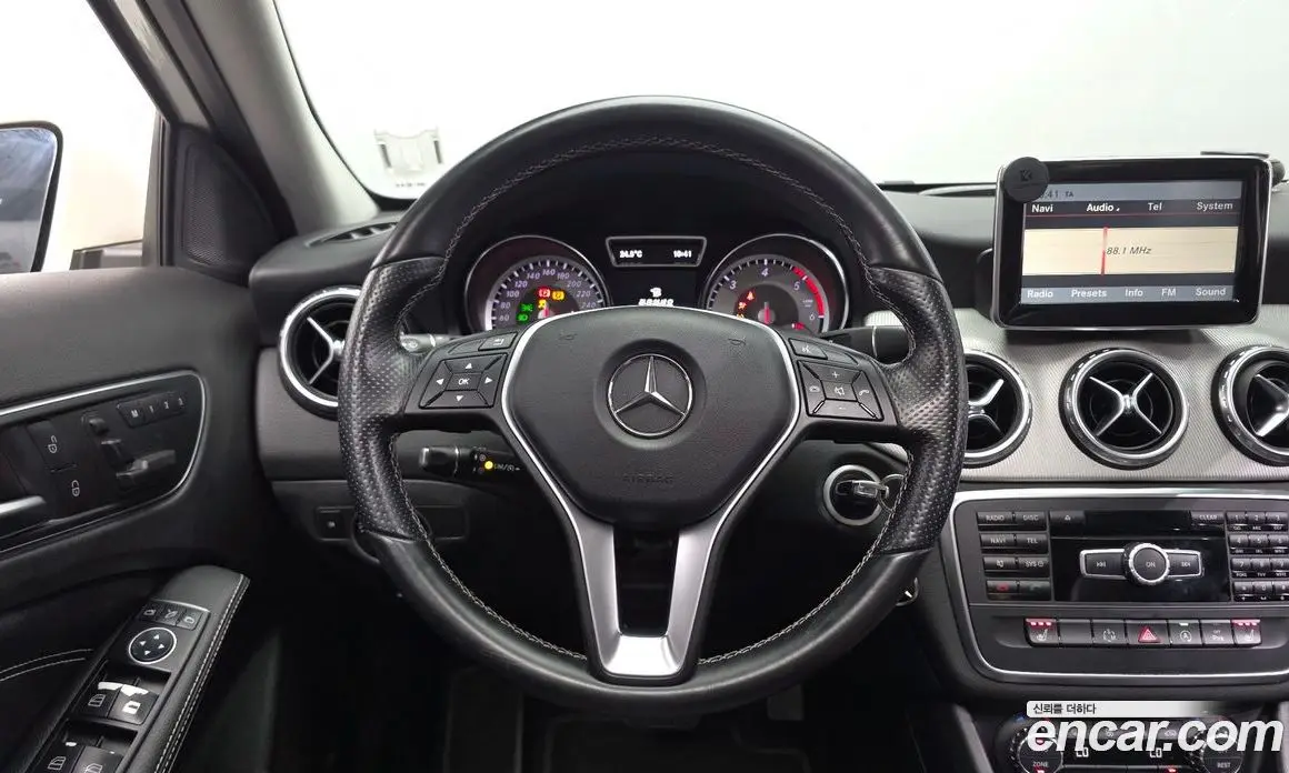 Mercedes-Benz GLA-Class 2015 2.1 гидро, фото 13 Mercedes-Benz GLA-Class 2015 2.1 гидро, фото 13