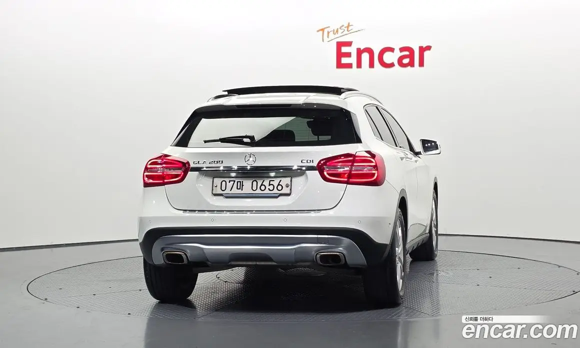 Mercedes-Benz GLA-Class 2015 2.1 гидро, фото 4 Mercedes-Benz GLA-Class 2015 2.1 гидро, фото 4