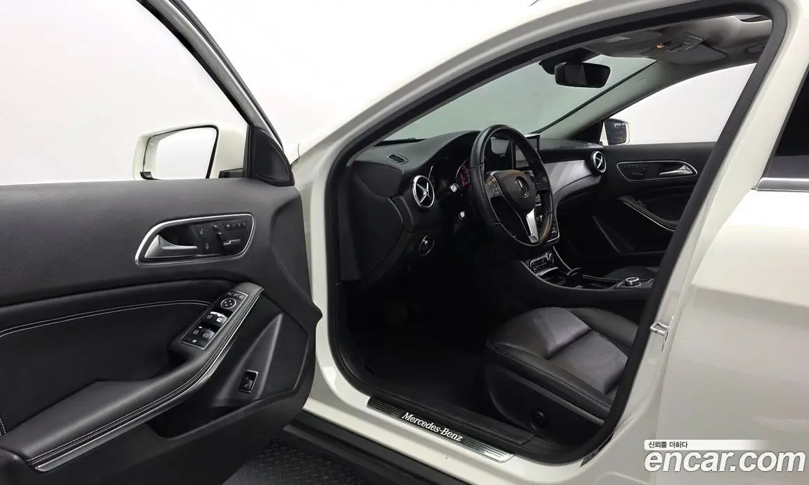 Mercedes-Benz GLA-Class 2015 2.1 гидро, фото 10 Mercedes-Benz GLA-Class 2015 2.1 гидро, фото 10