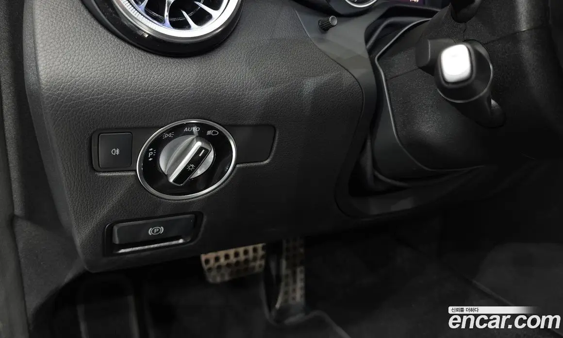 Mercedes-Benz SLC-Class 2019 2.0 гидро, фото 25