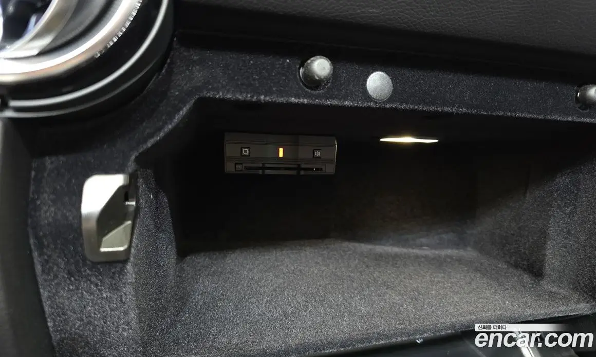 Mercedes-Benz SLC-Class 2019 2.0 гидро, фото 30