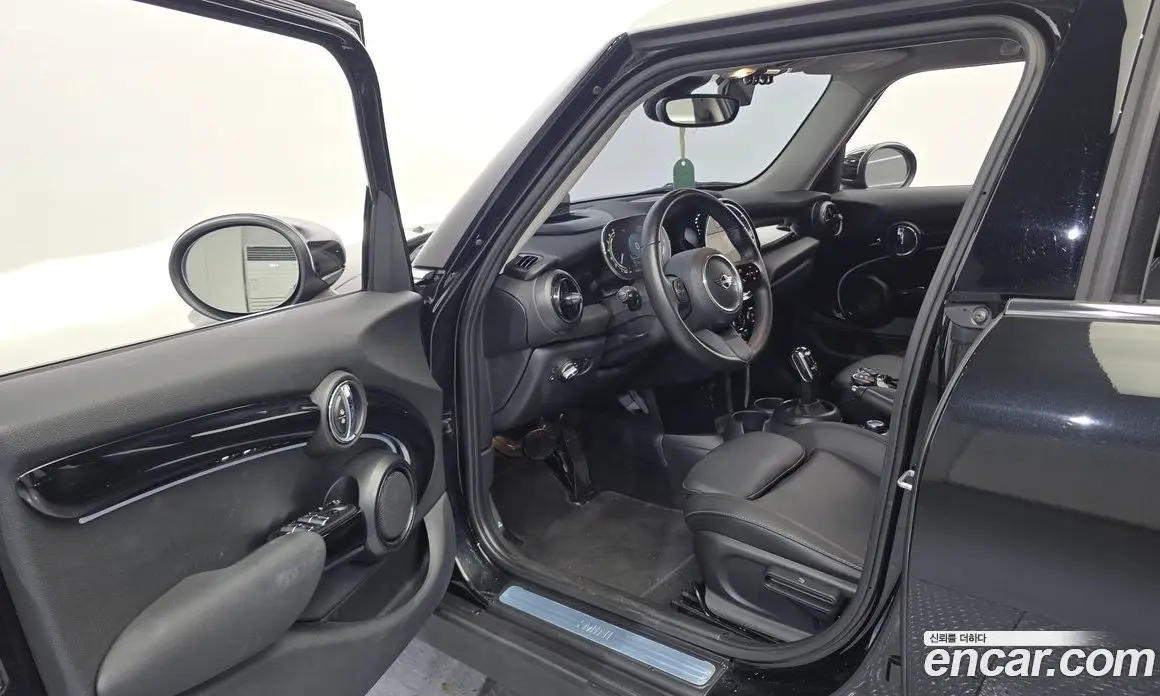 Mini Cooper 2023 1.5 автомат (гидро), фото 13