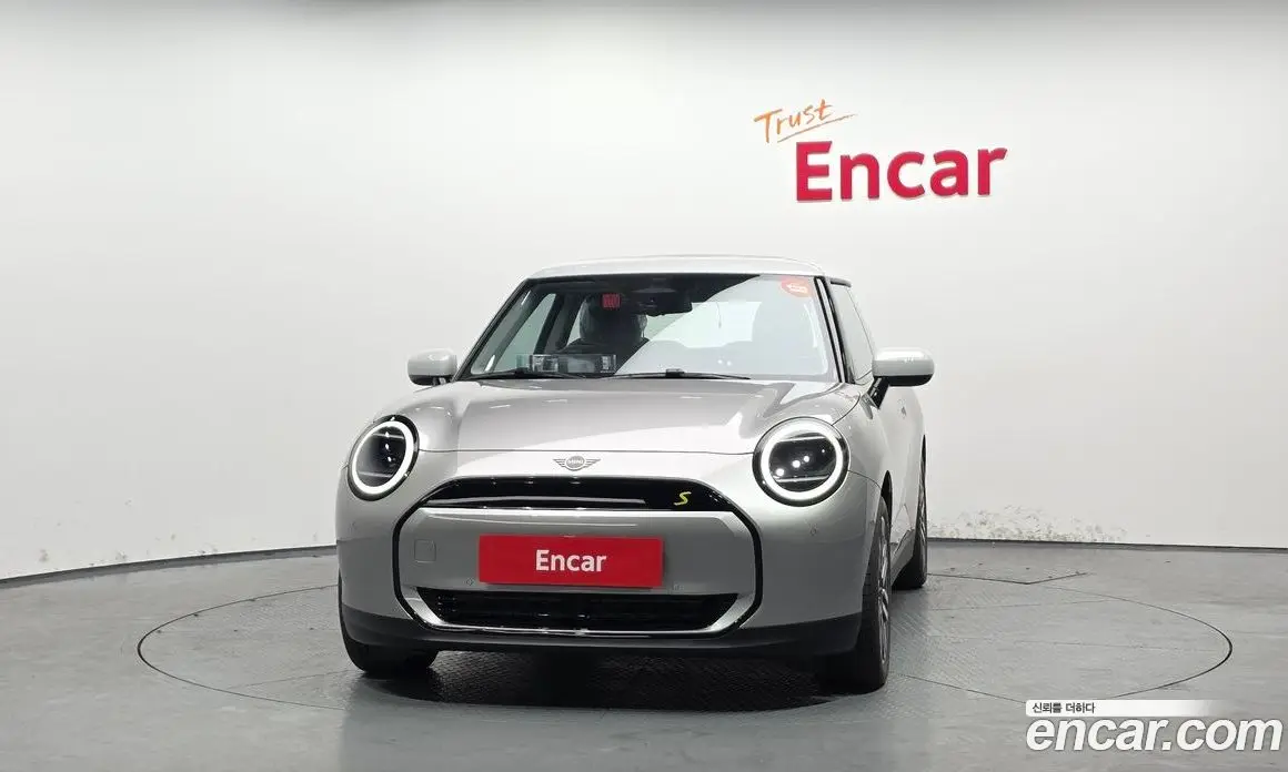 Mini Cooper 2024 0.1 автомат (гидро), фото 3