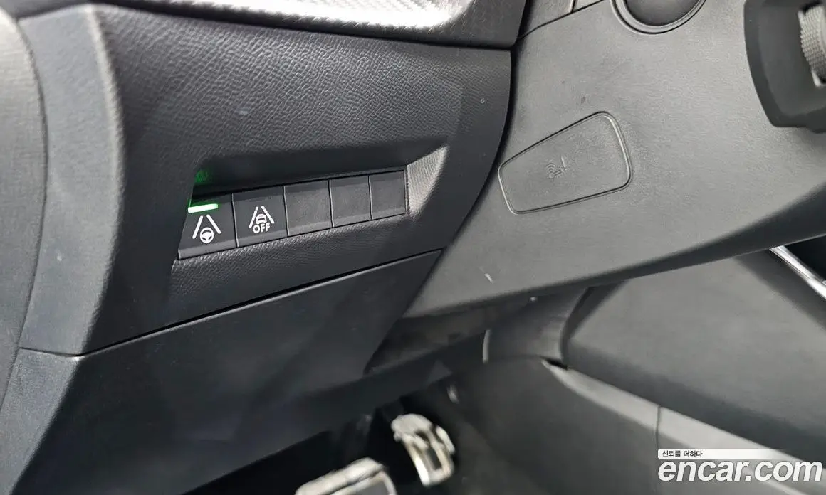 Peugeot 208 2023 0.1 автомат (гидро), фото 25