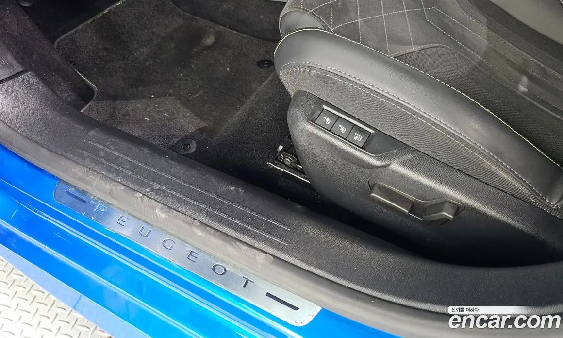 Peugeot 208 2023 0.1 автомат (гидро), фото 31