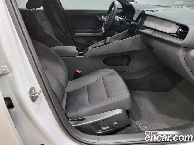 Polestar Polestar 2 2022 автомат (гидро), миниатюра 11 Polestar Polestar 2 2022 автомат (гидро), миниатюра 11