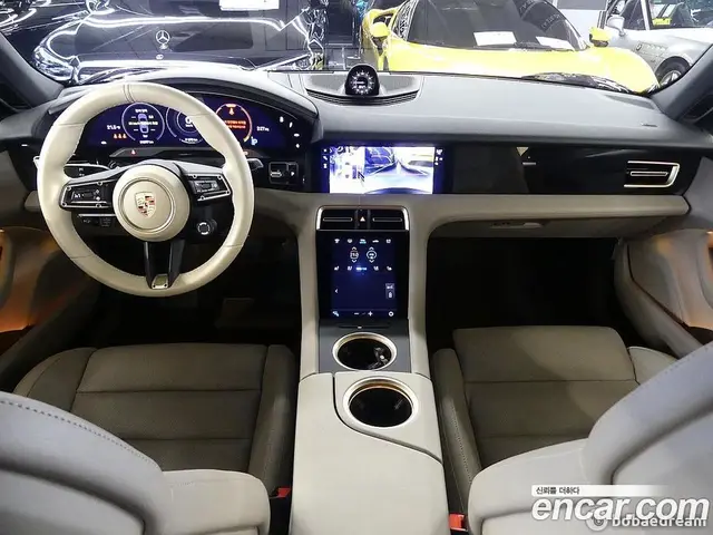 Porsche Taycan 2023 0.1 автомат (гидро), миниатюра 4