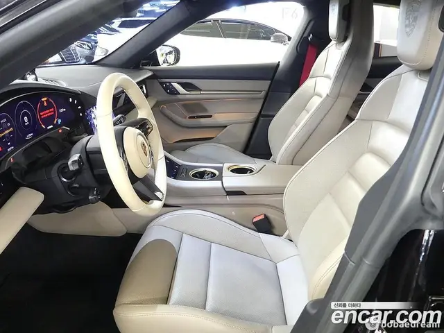 Porsche Taycan 2023 0.1 автомат (гидро), миниатюра 7