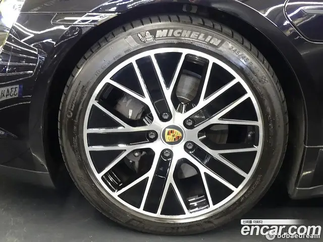 Porsche Taycan 2023 0.1 автомат (гидро), миниатюра 8