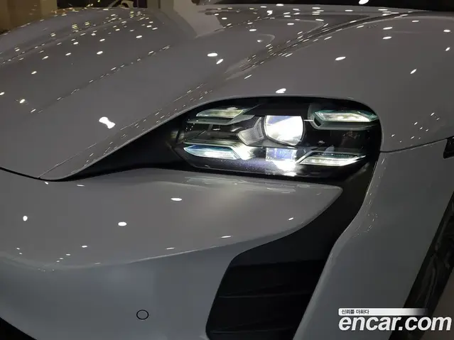 Porsche Taycan 2024 0.1 автомат (гидро), миниатюра 8