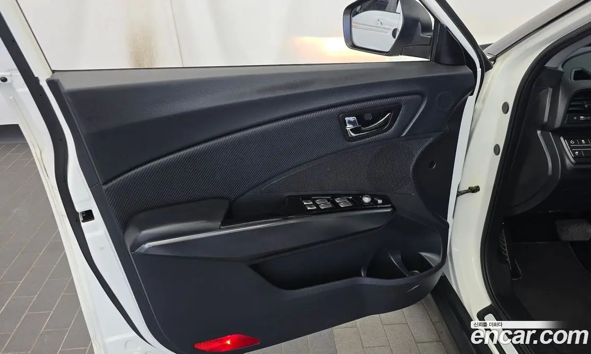 SsangYong TIBOLI 2016 1.6 автомат (гидро), фото 14