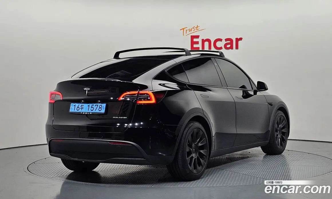 Tesla Model Y 2021 0.2 автомат (гидро), фото 1 Tesla Model Y 2021 0.2 автомат (гидро), фото 1