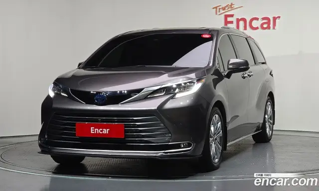 Toyota Sienna 2022 2.5 автомат (гидро), миниатюра 1 Toyota Sienna 2022 2.5 автомат (гидро), миниатюра 1