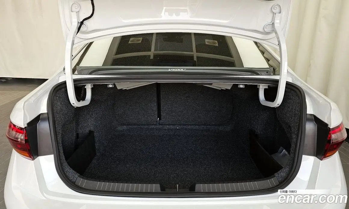 Volkswagen Jetta 2023 1.5 автомат (гидро), фото 26