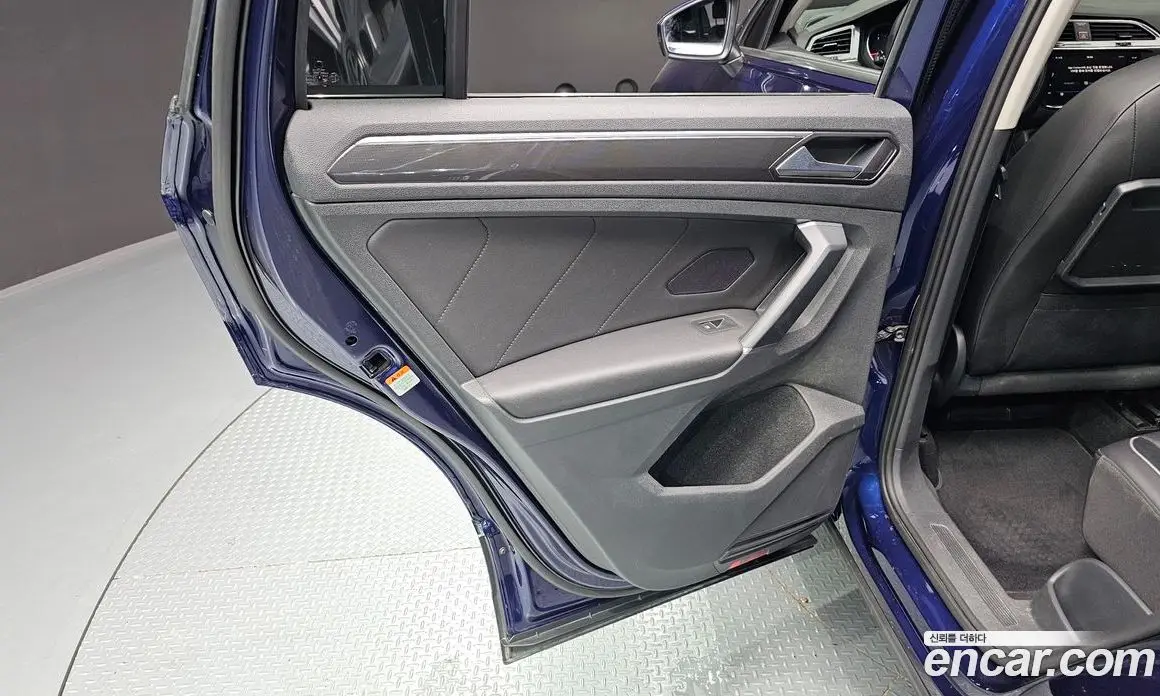 Volkswagen Tiguan 2018 2.0 автомат (гидро), фото 15