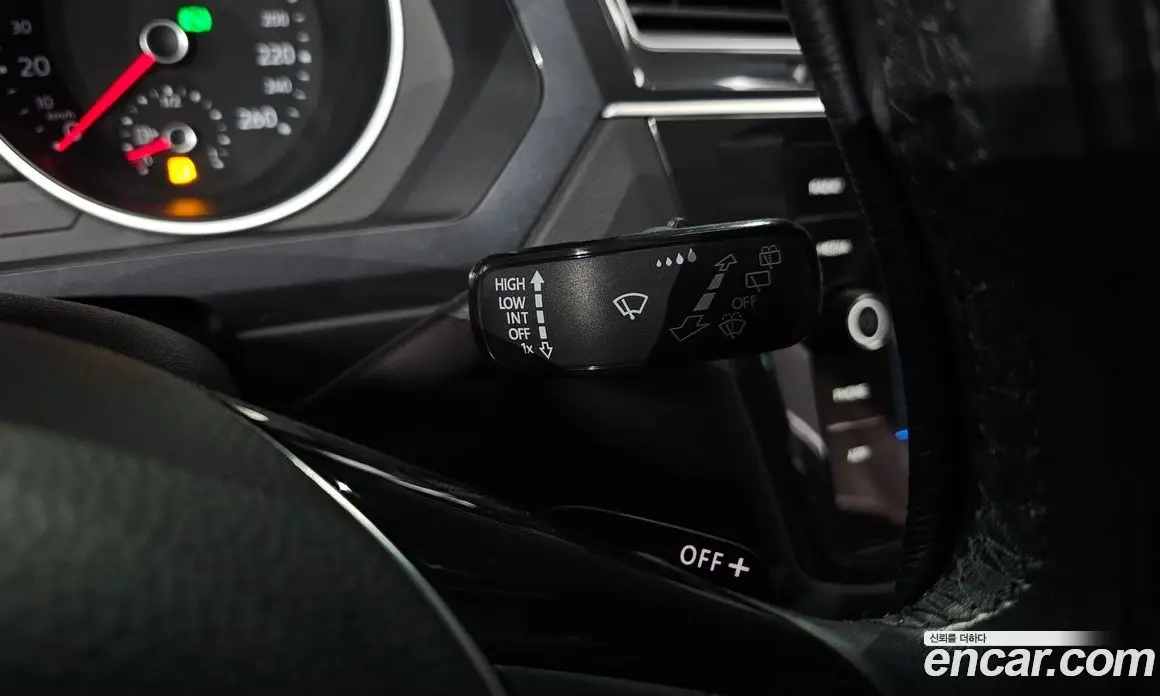 Volkswagen Tiguan 2018 2.0 автомат (гидро), фото 28