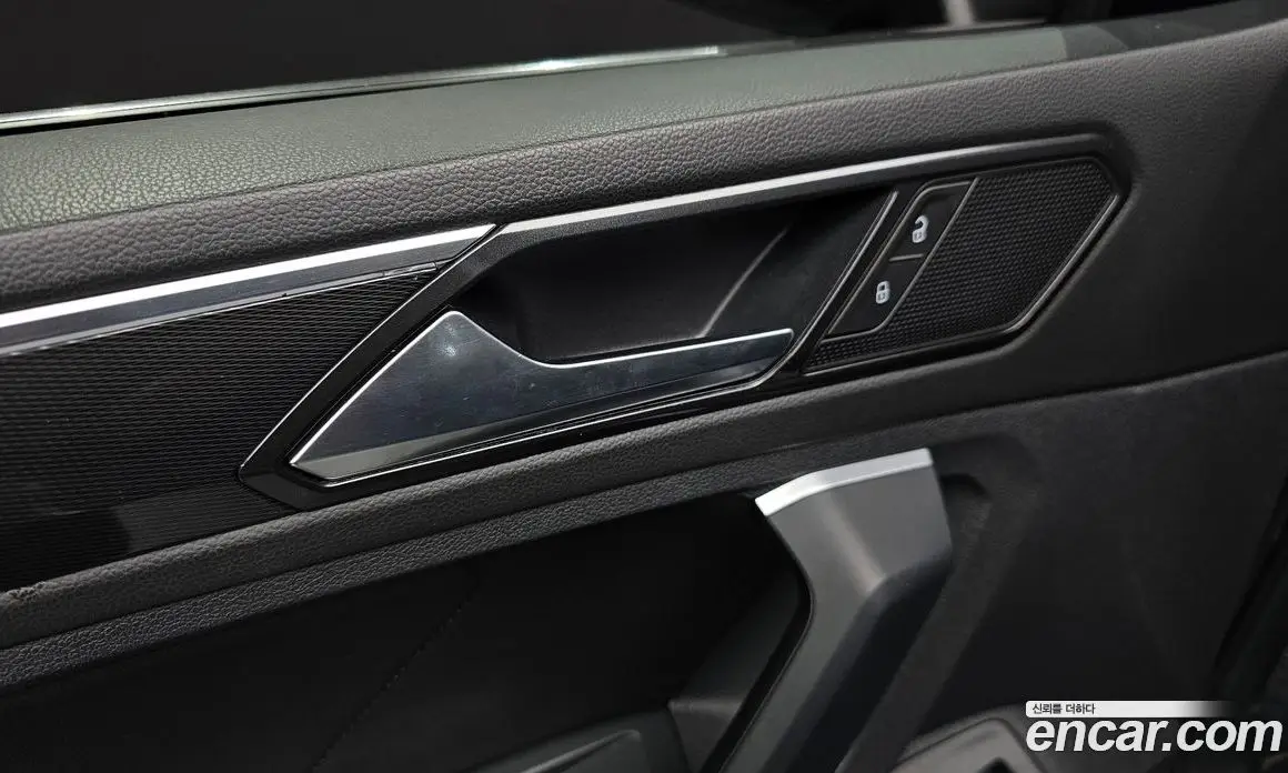 Volkswagen Tiguan 2018 2.0 автомат (гидро), фото 35