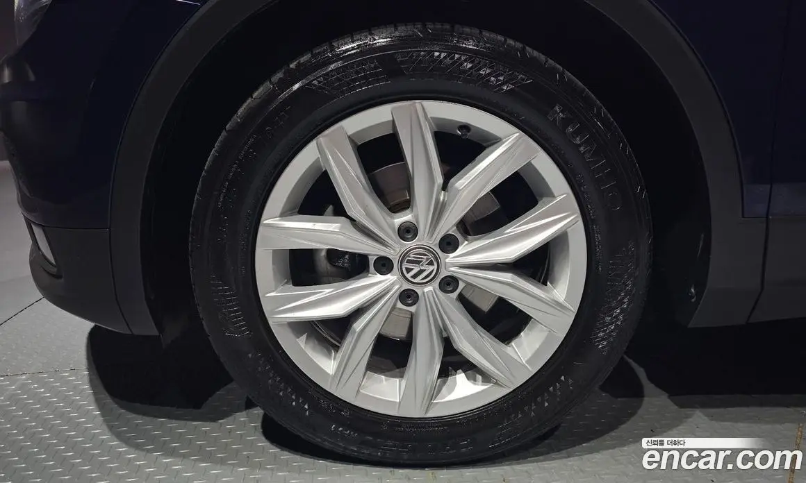 Volkswagen Tiguan 2018 2.0 автомат (гидро), фото 5