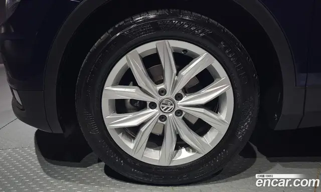 Volkswagen Tiguan 2018 2.0 автомат (гидро), миниатюра 5