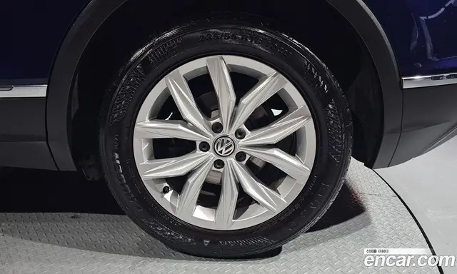 Volkswagen Tiguan 2018 2.0 автомат (гидро), миниатюра 7