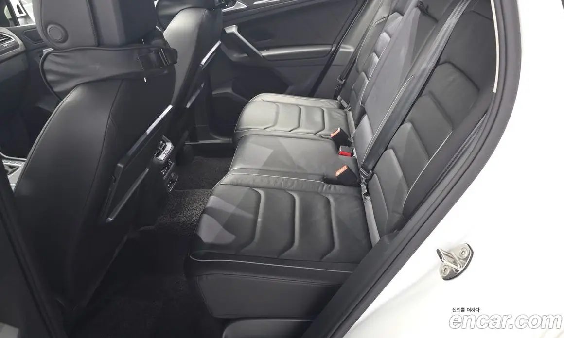 Volkswagen Tiguan 2020 2.0 автомат (гидро), фото 12