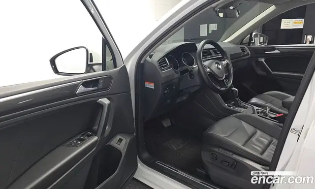 Volkswagen Tiguan 2020 2.0 автомат (гидро), миниатюра 10
