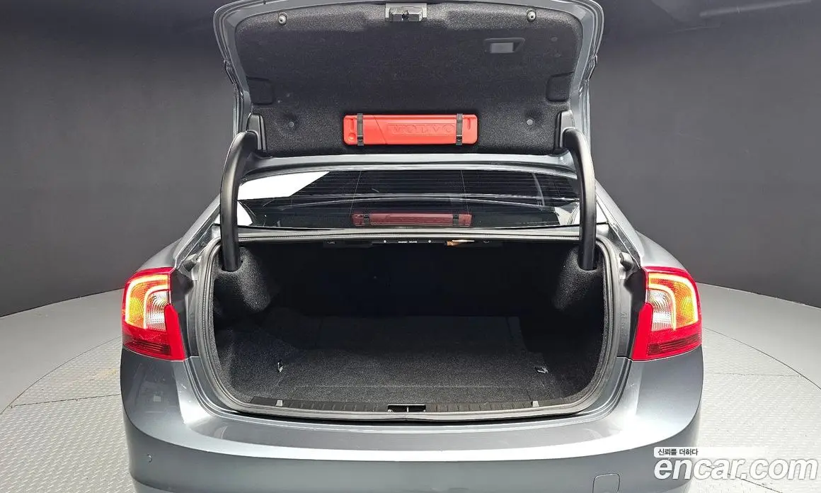 Volvo S60 2017 2.0 автомат (гидро), фото 20