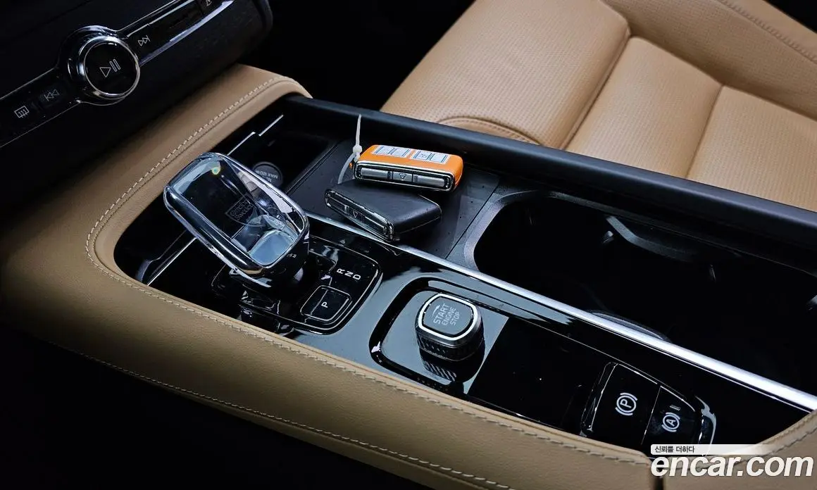 Volvo XC90 2023 2.0 автомат (гидро), фото 12