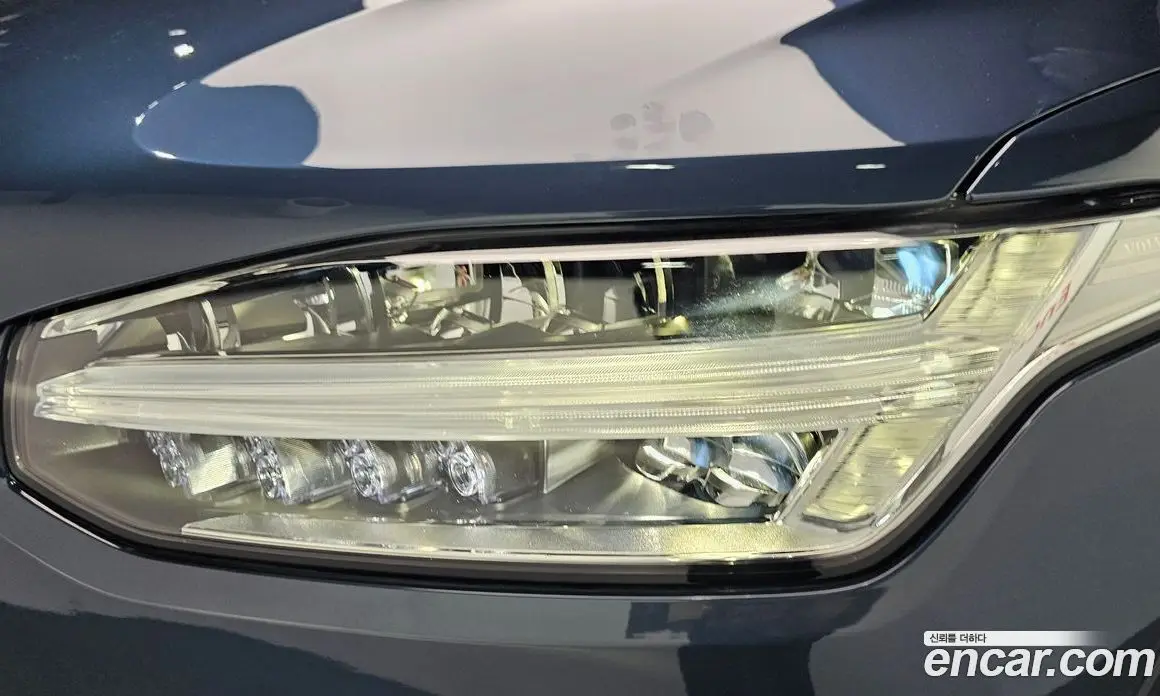 Volvo XC90 2023 2.0 автомат (гидро), фото 8