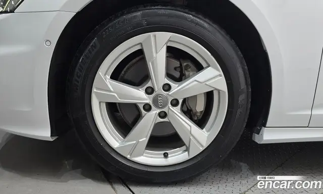 Audi A6 2020 2.0 автомат (гидро), миниатюра 5