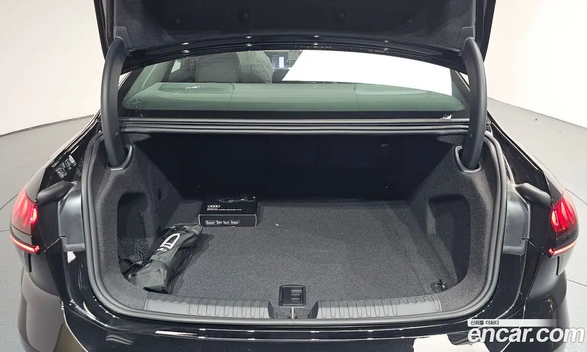 Audi A6 2026 2.0 автомат (гидро), фото 25