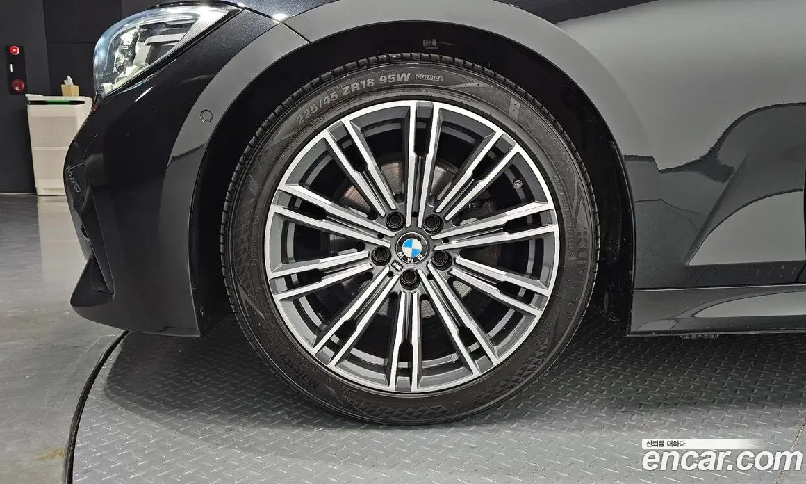 BMW 3 серия 2020 2.0 автомат (гидро), фото 4