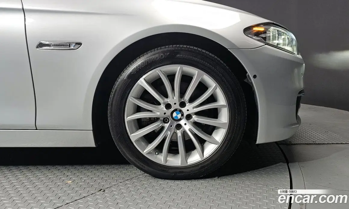 BMW 5 серия 2015 2.0 автомат (гидро), фото 5