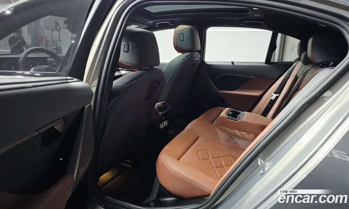 BMW 5 серия 2025 2.0 автомат (гидро), фото 11