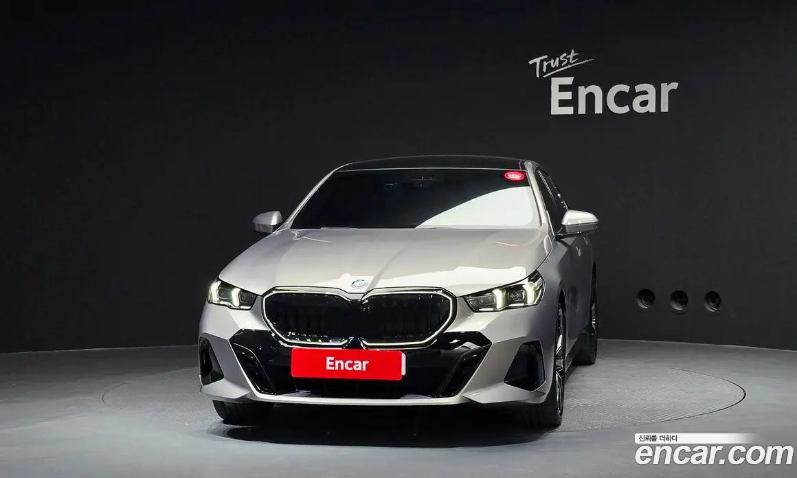 BMW 5 серия 2025 2.0 автомат (гидро), фото 3