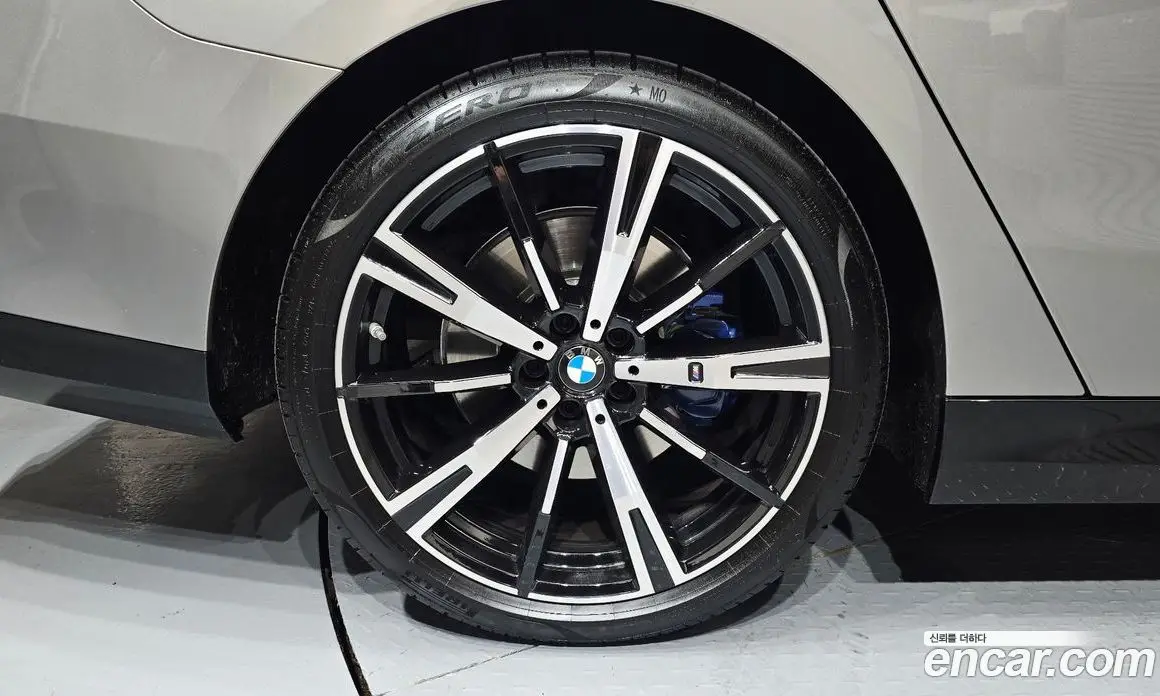 BMW 5 серия 2025 2.0 автомат (гидро), фото 5
