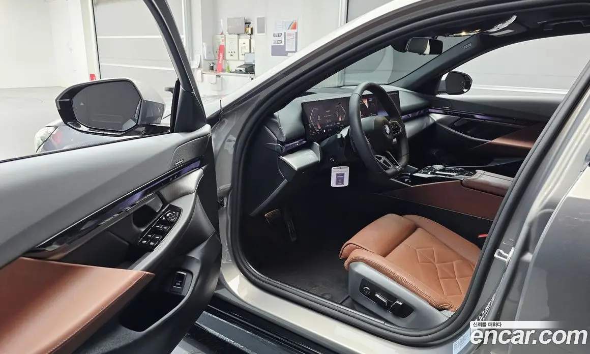 BMW 5 серия 2025 2.0 автомат (гидро), фото 10
